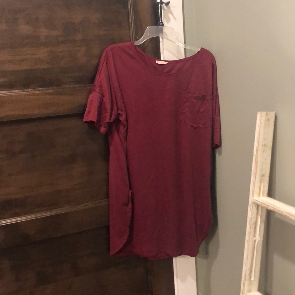 Maroon tunic pocket T